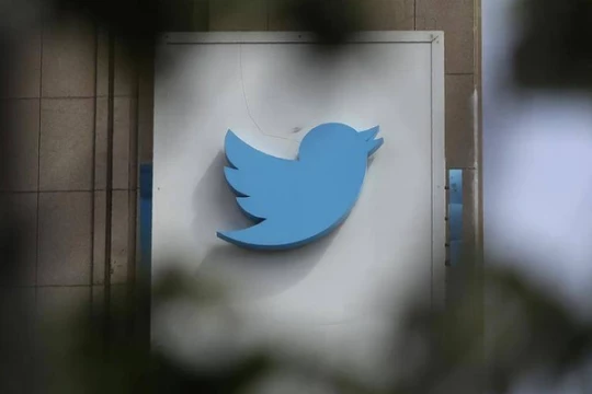 Twitter đối mặt với những khoản nợ chồng chất
